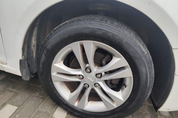 Used Chevrolet Cruze 2015 1.5L Classic SE AT Right Front Wheel Hub