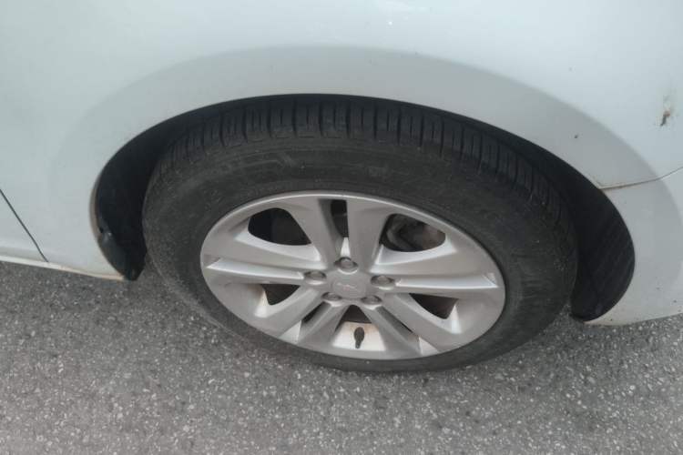 Used Chevrolet Cruze 2015 1.5L Manual Elite Edition Right Front Wheel Hub