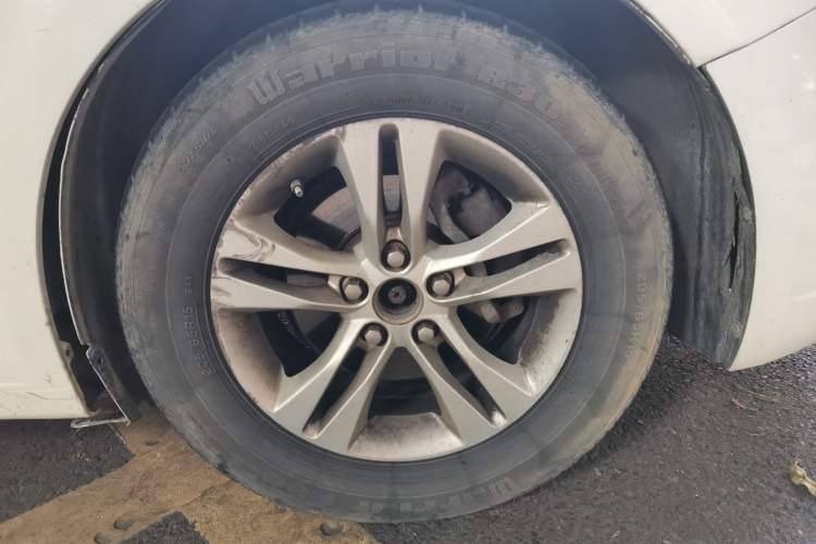 Used Chevrolet Cruze 2015 1.5L Classic SL MT Right Front Wheel Hub