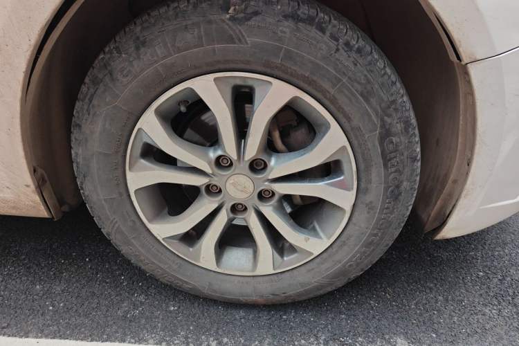 Used Chevrolet Cruze 2015 1.5L Classic SL MT Right Front Wheel Hub