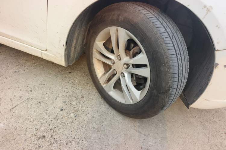 Used Chevrolet Cruze 2015 1.5L Classic SE AT Right Front Wheel Hub
