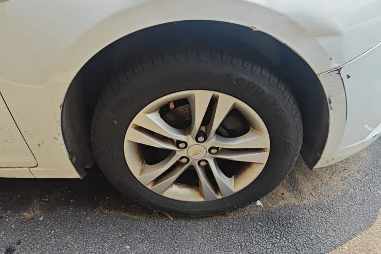 Used Chevrolet Cruze 2015 1.5L Classic SE AT Right Front Wheel Hub