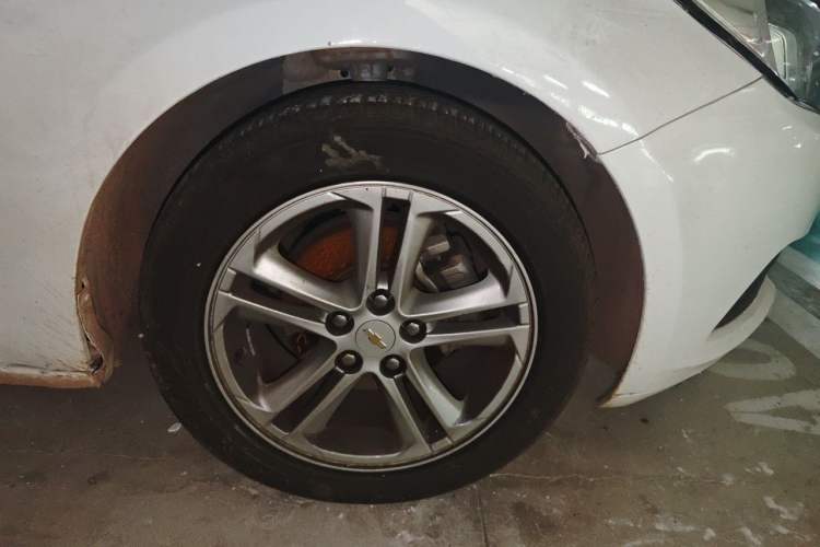 Used Chevrolet Cruze 2015 1.5L Manual Fashion Edition Right Front Wheel Hub