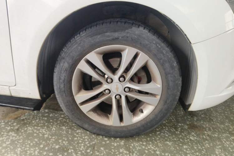 Used Chevrolet Cruze 2015 1.5L Classic SE AT Right Front Wheel Hub