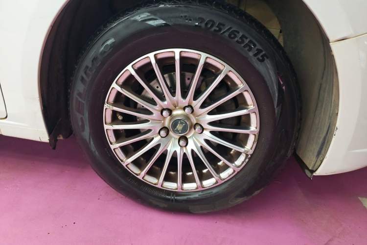Used Chevrolet Cruze 2015 1.5L Classic SL MT Right Front Wheel Hub
