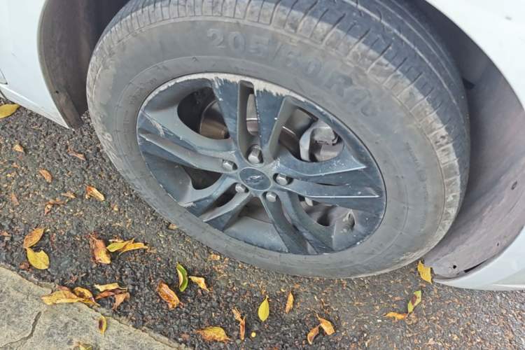 Used Chevrolet Cruze 2015 1.5L Classic SE AT Right Front Wheel Hub