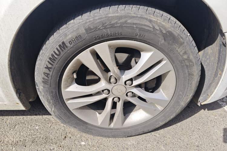 Used Chevrolet Cruze 2015 1.5L Classic SE MT Right Front Wheel Hub