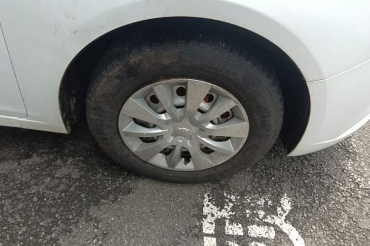 Used Chevrolet Cruze 2015 1.5L Classic SL MT Right Front Wheel Hub