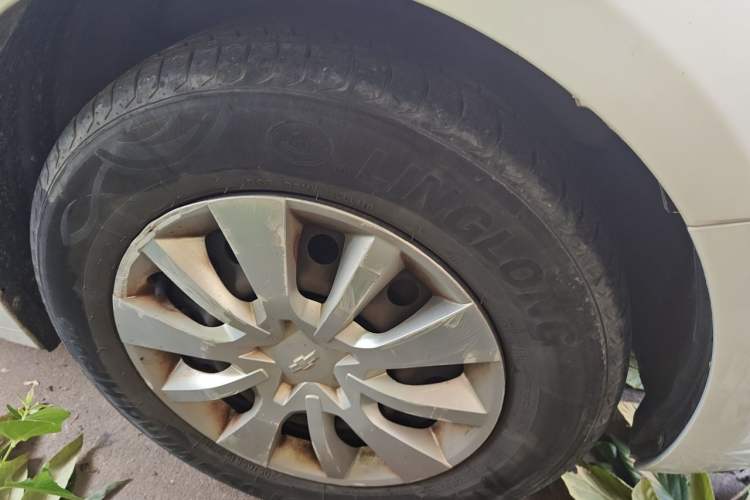 Used Chevrolet Cruze 2015 1.5L Classic SL MT Right Front Wheel Hub