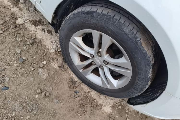 Used Chevrolet Cruze 2015 1.5L Classic SE MT Right Front Wheel Hub