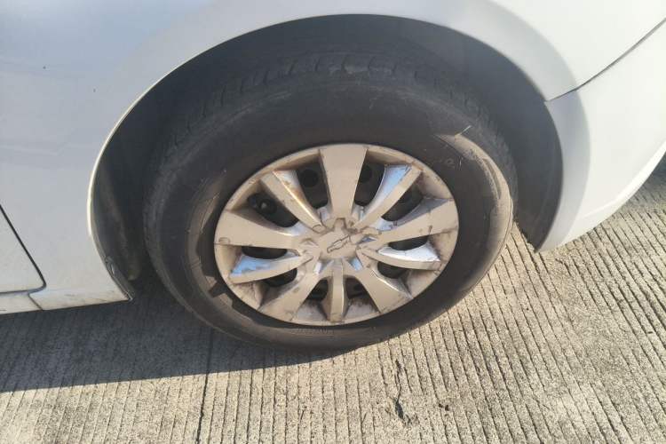 Used Chevrolet Cruze 2015 1.5L Classic SL MT Right Front Wheel Hub