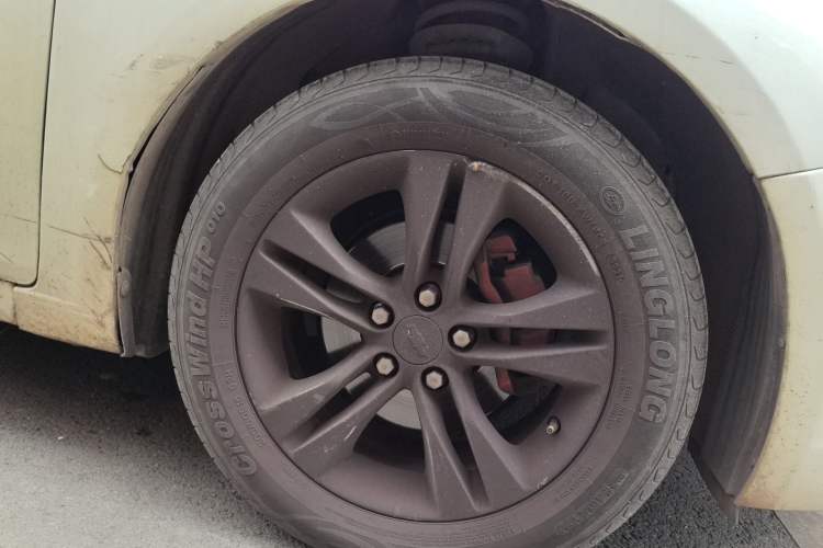Used Chevrolet Cruze 2015 1.5L Classic SE AT Right Front Wheel Hub
