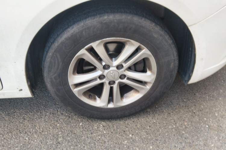 Used Chevrolet Cruze 2015 1.5L Classic SL MT Right Front Wheel Hub