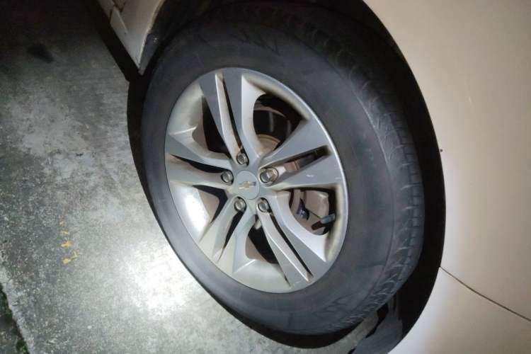 Used Chevrolet Cruze 2015 1.5L Classic SE AT Right Front Wheel Hub