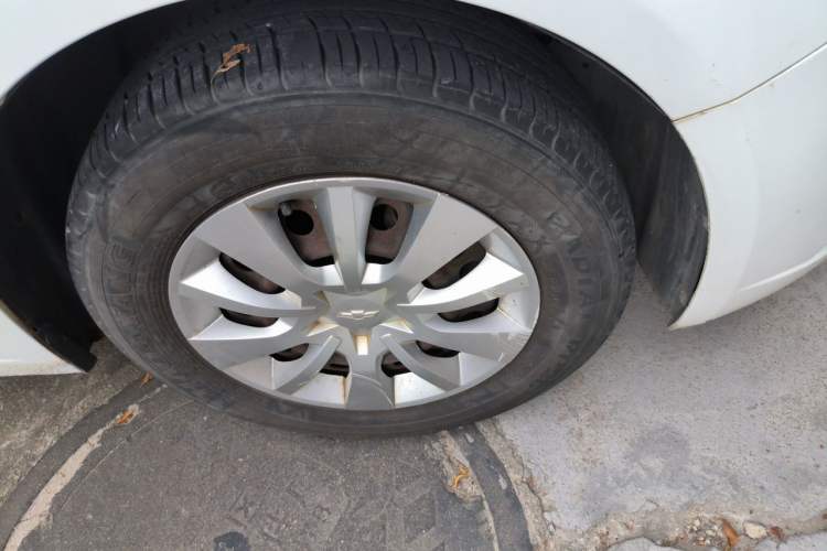Used Chevrolet Cruze 2015 1.5L Classic SL MT Right Front Wheel Hub