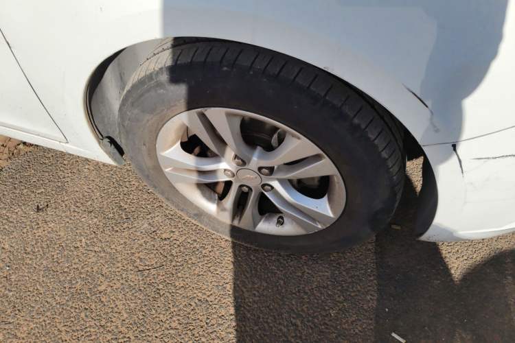 Used Chevrolet Cruze 2015 1.5L Classic SE MT Right Front Wheel Hub