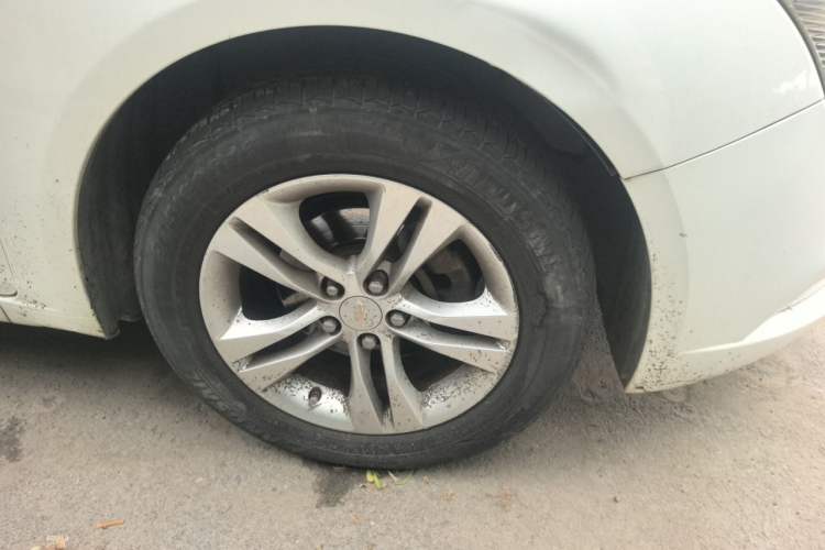 Used Chevrolet Cruze 2015 1.5L Classic SE AT Right Front Wheel Hub
