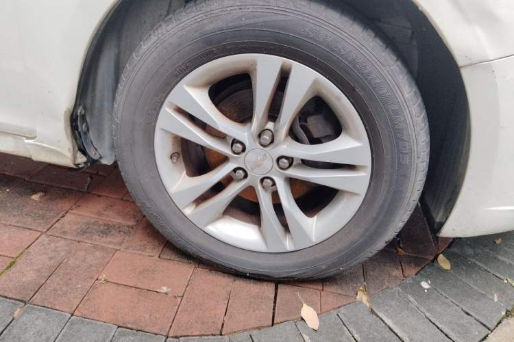 Used Chevrolet Cruze 2015 1.5L Classic SE AT Right Front Wheel Hub