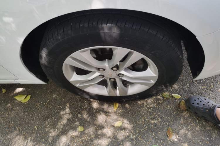 Used Chevrolet Cruze 2015 1.5L Classic SE MT Right Front Wheel Hub