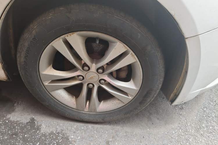 Used Chevrolet Cruze 2015 1.5L Classic SE AT Right Front Wheel Hub