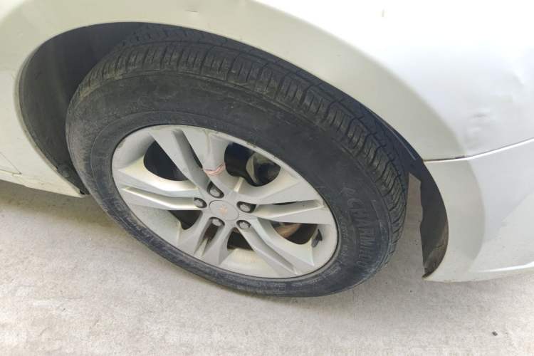 Used Chevrolet Cruze 2015 1.5L Classic SE MT Right Front Wheel Hub