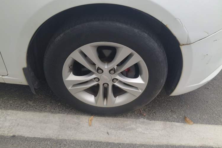 Used Chevrolet Cruze 2015 1.5L Classic SE AT Right Front Wheel Hub