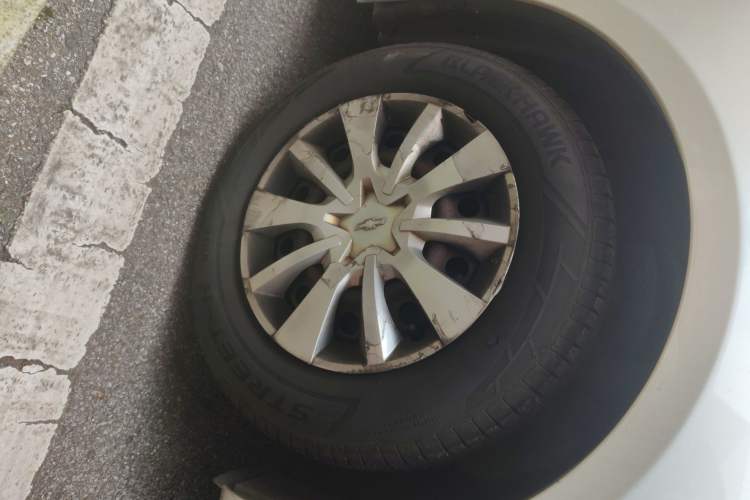 Used Chevrolet Cruze 2015 1.5L Classic SL MT Right Front Wheel Hub