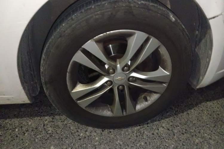 Used Chevrolet Cruze 2015 1.5L Classic SE AT Right Front Wheel Hub