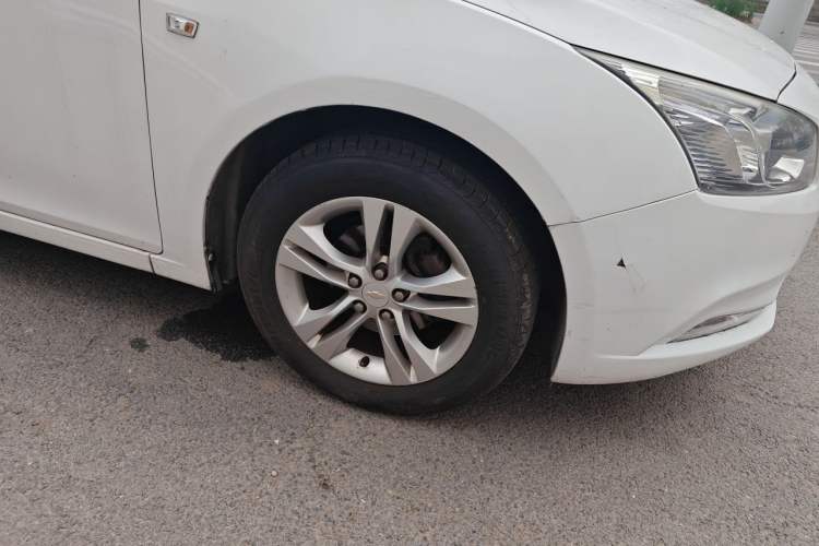 Used Chevrolet Cruze 2015 1.5L Classic SE AT Right Front Wheel Hub