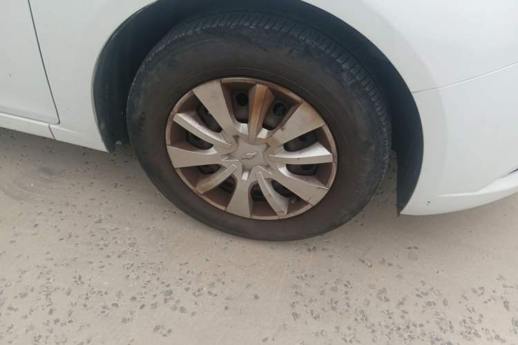 Used Chevrolet Cruze 2015 1.5L Classic SL MT Right Front Wheel Hub