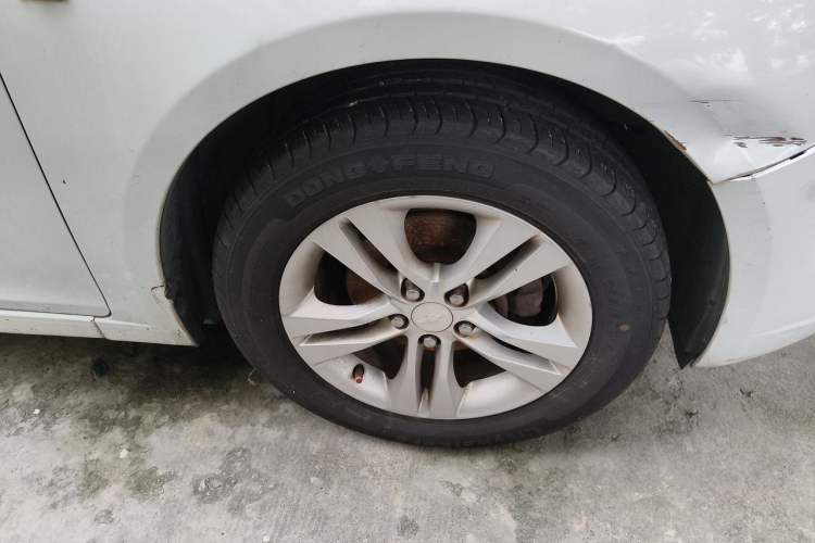 Used Chevrolet Cruze 2015 1.5L Classic SE AT Right Front Wheel Hub