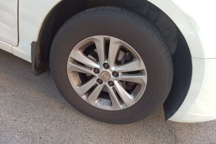 Used Chevrolet Cruze 2015 1.5L Classic SL MT Right Front Wheel Hub