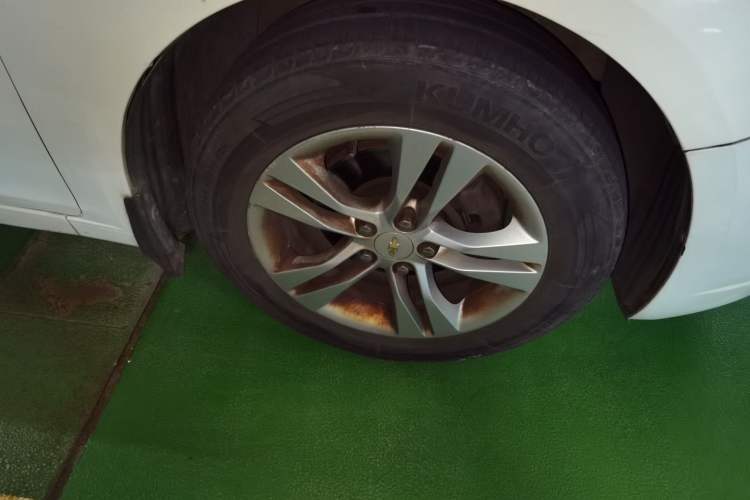 Used Chevrolet Cruze 2015 1.5L Classic SE MT Right Front Wheel Hub