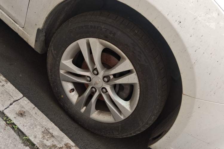 Used Chevrolet Cruze 2015 1.5L Classic SE MT Right Front Wheel Hub