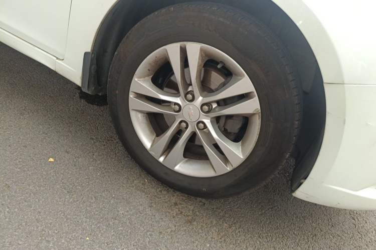 Used Chevrolet Cruze 2015 1.5L Classic SE MT Right Front Wheel Hub