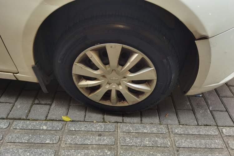 Used Chevrolet Cruze 2015 1.5L Classic SL MT Right Front Wheel Hub