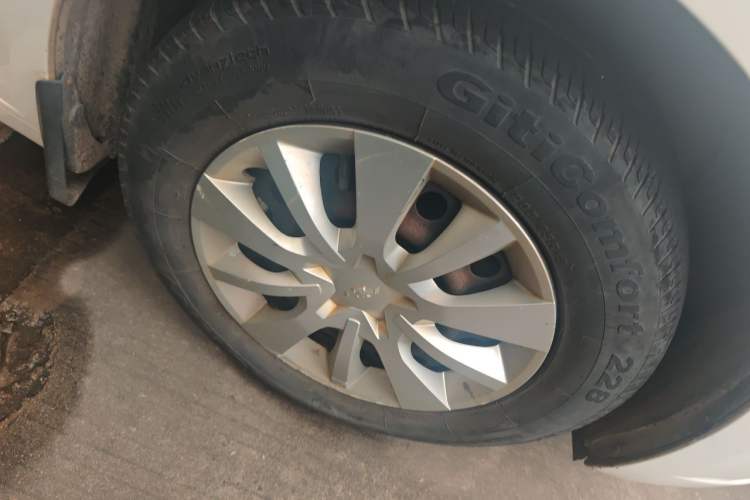 Used Chevrolet Cruze 2015 1.5L Classic SL MT Right Front Wheel Hub