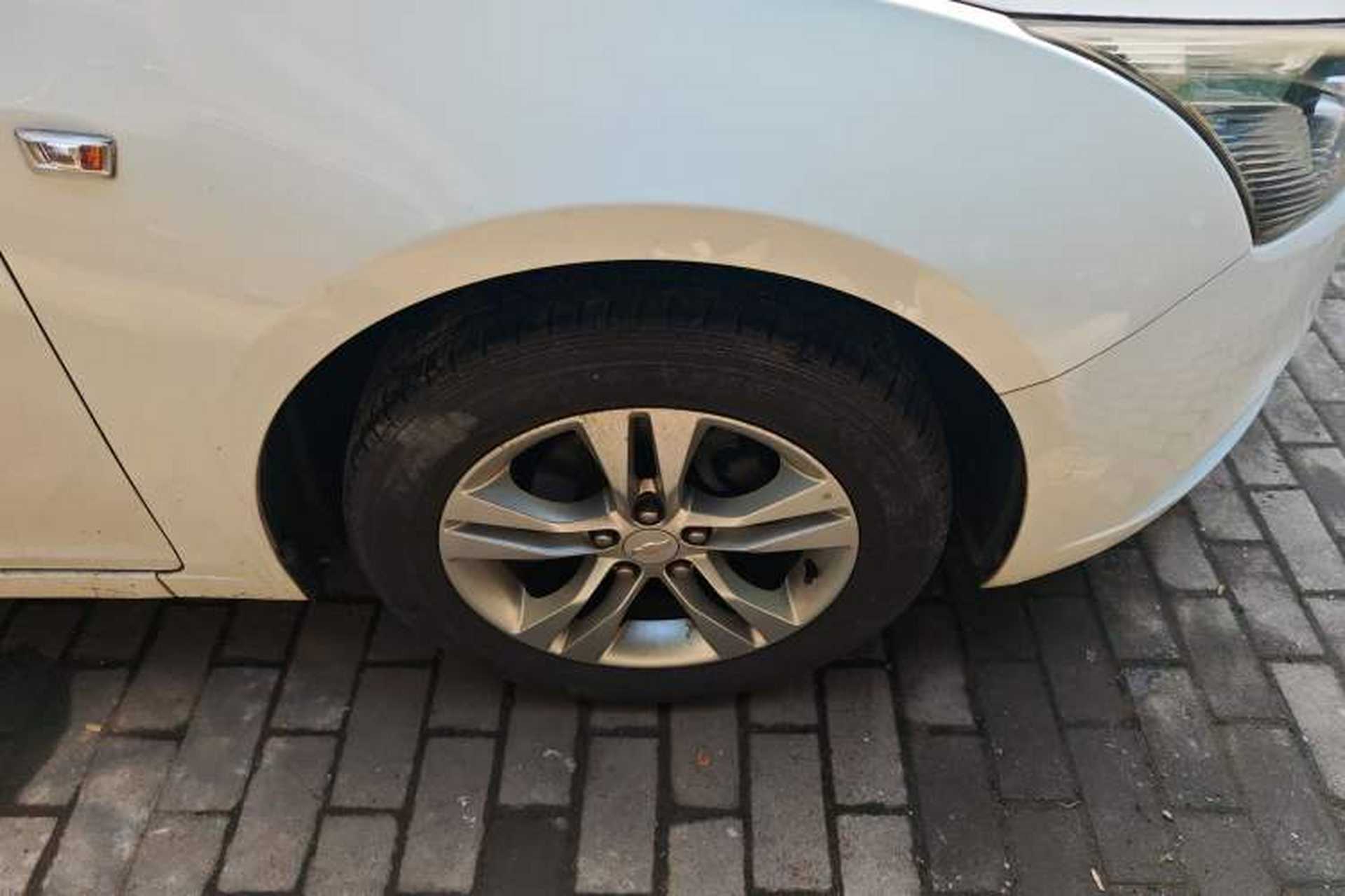 Used Chevrolet Cruze 2015 1.5L Classic SE MT Right Front Wheel Hub