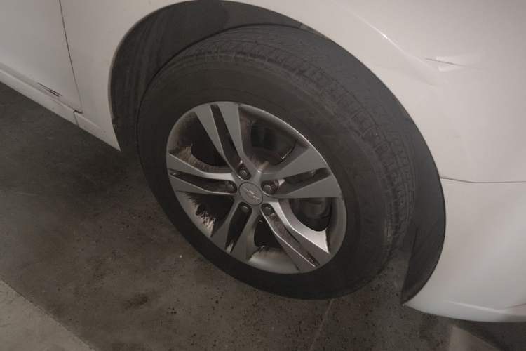 Used Chevrolet Cruze 2015 1.5L Classic SE AT Right Front Wheel Hub