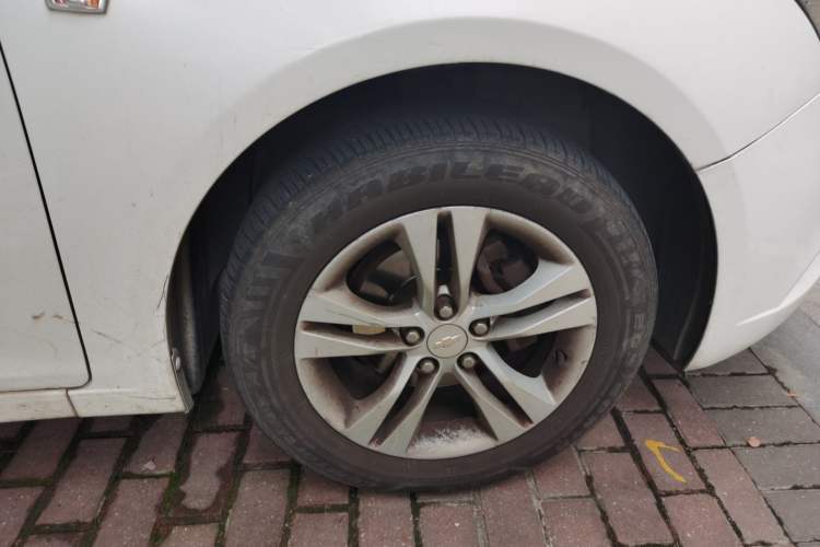 Used Chevrolet Cruze 2015 1.5L Classic SE AT Right Front Wheel Hub