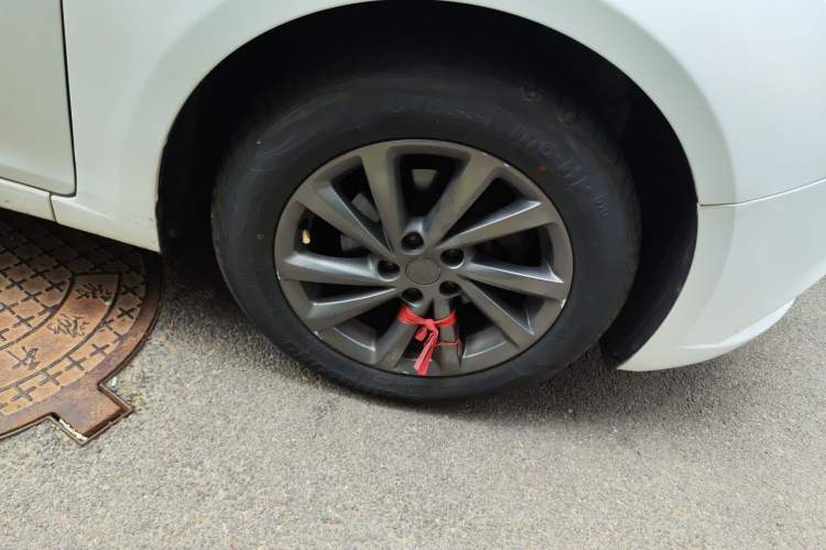 Used Chevrolet Cruze 2015 1.5L Classic SL MT Right Front Wheel Hub