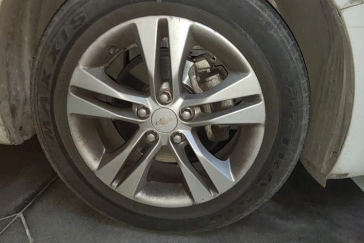 Used Chevrolet Cruze 2015 1.5L Classic SE AT Right Front Wheel Hub