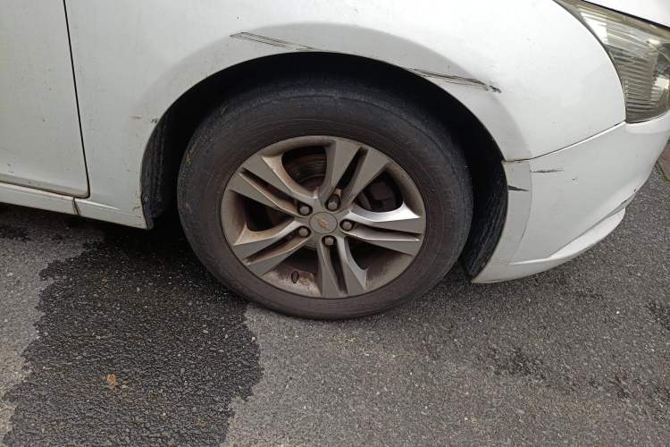 Used Chevrolet Cruze 2015 1.5L Classic SE MT Right Front Wheel Hub