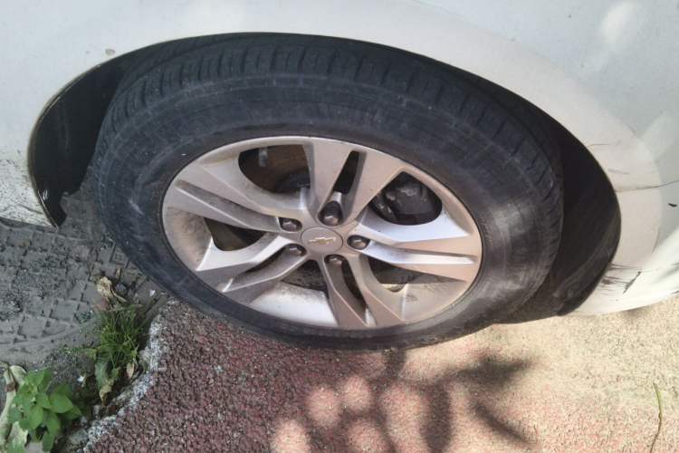 Used Chevrolet Cruze 2015 1.5L Classic SE AT Right Front Wheel Hub