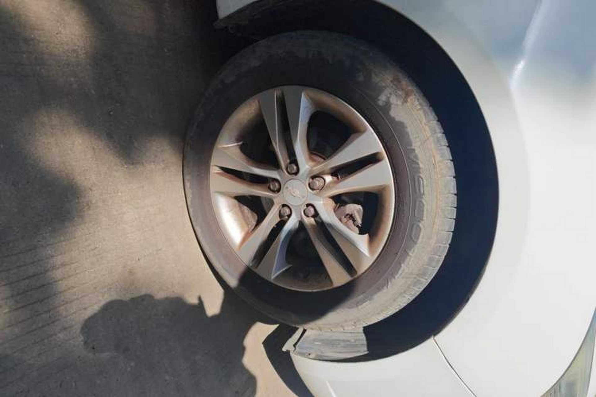 Used Chevrolet Cruze 2015 1.5L Classic SE MT Right Front Wheel Hub
