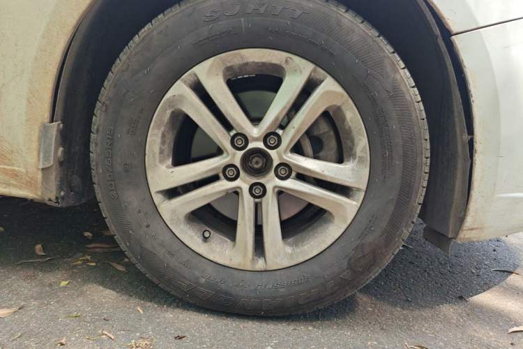 Used Chevrolet Cruze 2015 1.5L Classic SL MT Right Front Wheel Hub