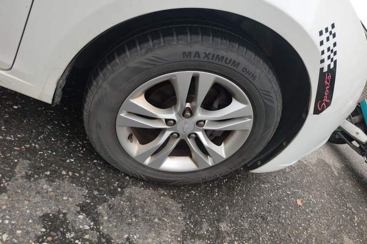 Used Chevrolet Cruze 2015 1.5L Classic SE MT Right Front Wheel Hub