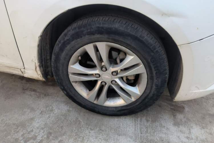 Used Chevrolet Cruze 2015 1.5L Classic SE AT Right Front Wheel Hub