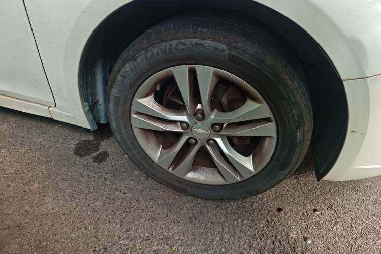 Used Chevrolet Cruze 2015 1.5L Classic SE AT Right Front Wheel Hub