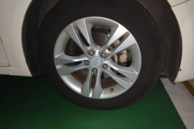 Used Chevrolet Cruze 2015 1.5L Classic SE AT Right Front Wheel Hub